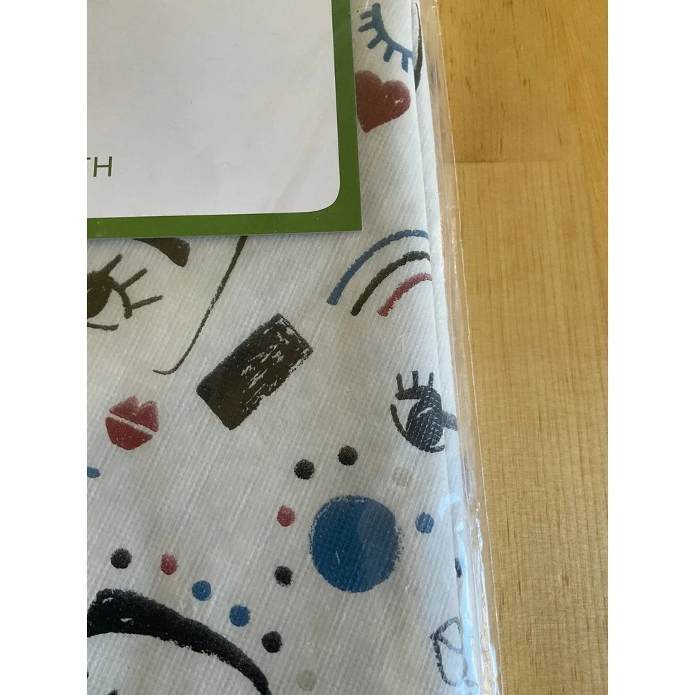 HD Designs Outdoors Hello Hello Tablecloth 60 Inch Round Flannel Backed Vinyl